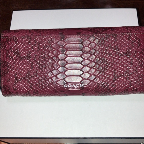 Coach Burgundy leather Snake Print wallet with turnlock closure silver h… - Picture 8 of 12